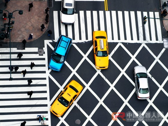 要在街头幸存下来 无人驾驶汽车需学会像人类那样思考