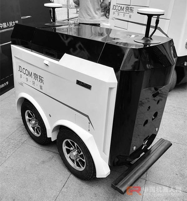 &ldquo;双十一&rdquo;新宠：阿里京东苏宁将有哪些机器人？