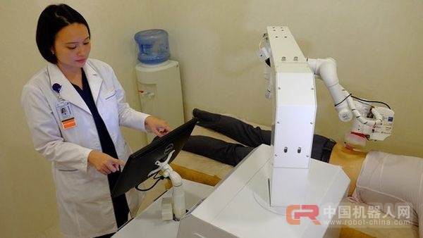 新加坡治疗机器人解决专业按摩师人手短缺问题