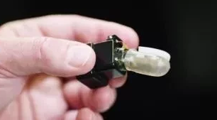 用19个超敏电极，这家公司能让机器人的手指感受温度