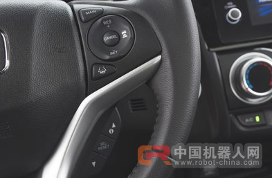 辅助驾驶技术日渐普及：为自动驾驶雏形！