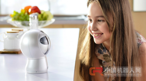 一秒勾起孩子兴趣，小墨机器人成孩子英语陪练