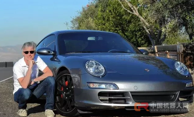 Google无人车往事：傲慢的硅谷傻帽，开保时捷911的老炮