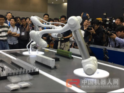 韩国机器人展昨日盛大开幕-斗山推出协作机器人成最大亮点