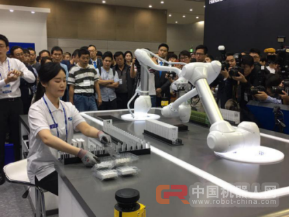 韩国机器人展昨日盛大开幕-斗山推出协作机器人成最大亮点