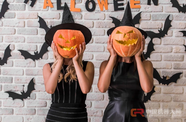 AI 自动生成万圣节装束，你选&ldquo;性感理发匠&rdquo;还是&ldquo;土豆超人&rdquo;？
