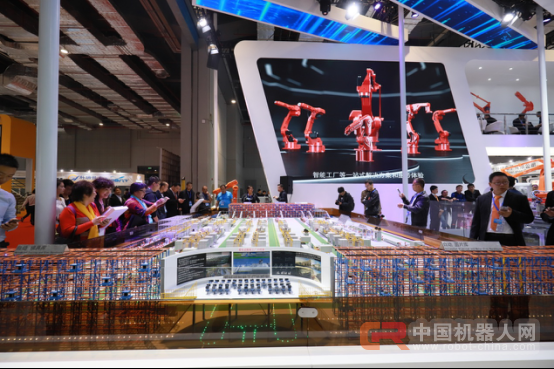 三套应用+一个工厂 国产机器人向外国机器人“亮剑”