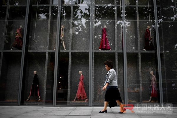 阿里派出AI时尚助手 将客户引入线下实体店