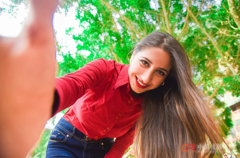 哪些照片最值得发朋友圈？AI 可以帮你做出决定