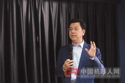 李开复 未来20年内人工智能不会有自我意识