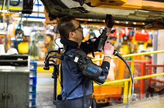 一秒变身钢铁侠，外骨骼机器人还要走多远？