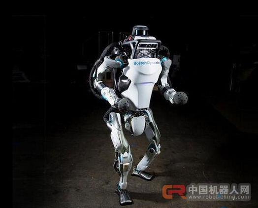 机器人后空翻跳跃旋转 协调性如何做到?