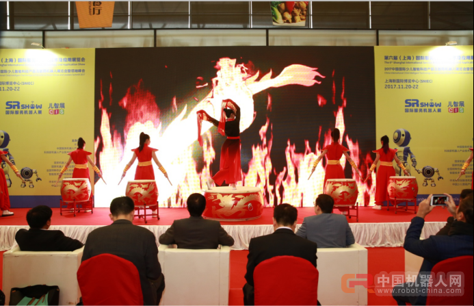 SR SHOW 2017 服务机器人展精彩不断，明日继续！