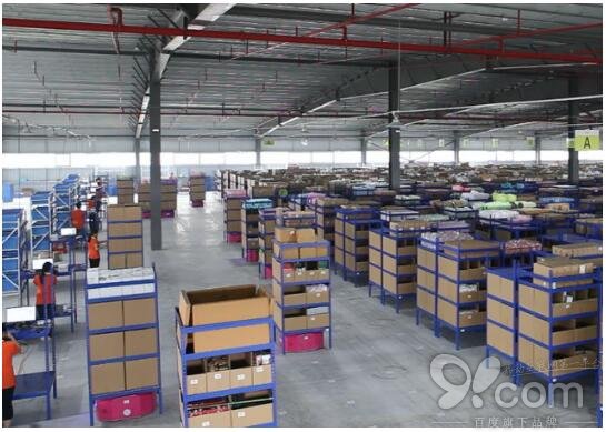 仓储机器人黑科技又来了，这次带你横着走！