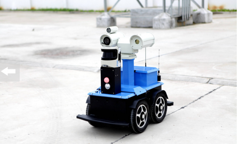 西成高铁智能巡检机器人&ldquo;成成&rdquo;投入试运行