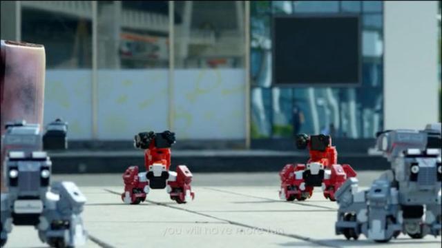 真实机器人FPS大战：配合AR技术产生爆炸效果