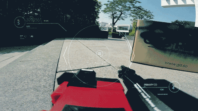 真实机器人FPS大战：配合AR技术产生爆炸效果