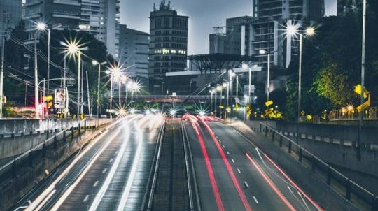 国外专家：完全无人驾驶将首先在中国大城市出现