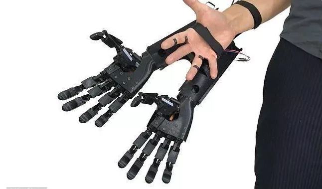 ​想少花钱又能体验「超能力」？ 这款仿生手臂或许可以帮到你