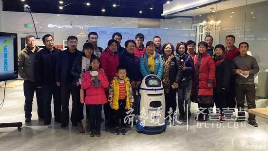 情报站|天啊，这个机器人能说会道，还会&ldquo;挑逗&rdquo;你