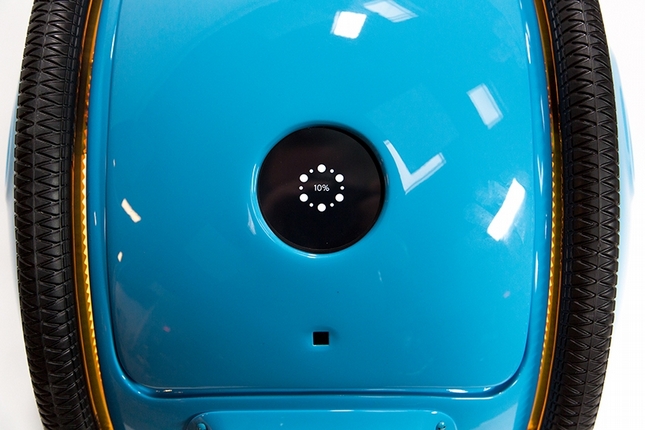 逛超市利器 自动跟随载货机器人Gita