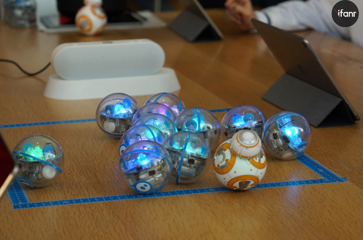 课本居然是 iPad 和机器人，小学生的第一堂编程课都在学些什么？