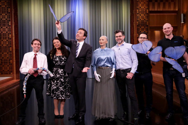 韩国用机器人当火炬手，背后是何方神圣？