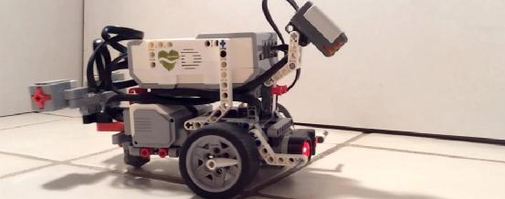 科学家用软件模拟蠕虫大脑 然后控制机器人移动