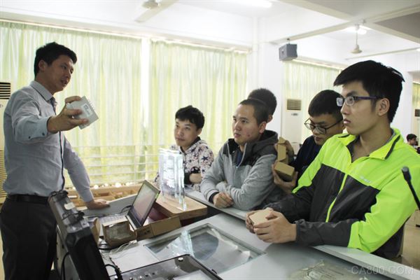 顾美科技,华南农业,PLC一体机,人机界面