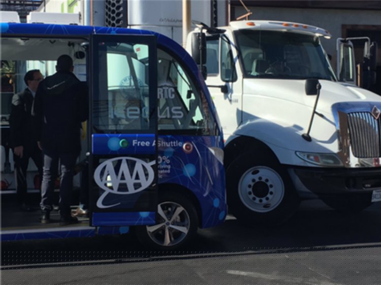 试验距离短、速度慢、配驾驶员，首次无人驾驶公交是噱头？