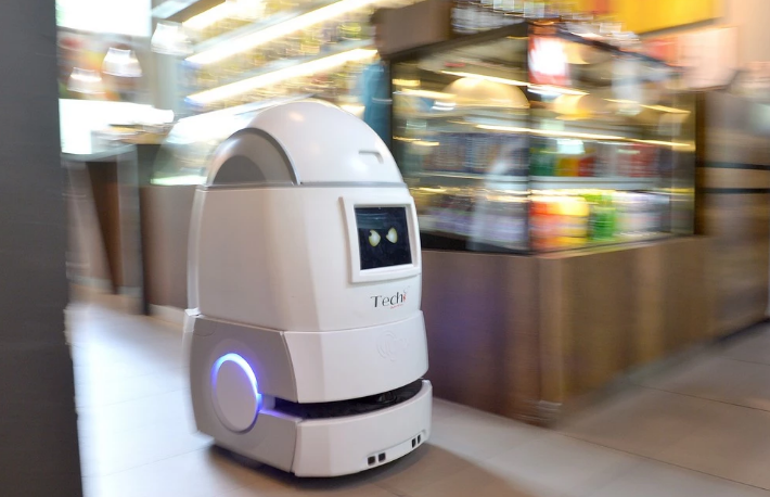 传统酒店智能升级，机器人在新加坡酒店业刮起了一阵风