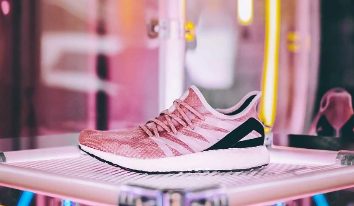 推出定制跑鞋和机器人工厂，阿迪达斯找到未来的方向了吗？