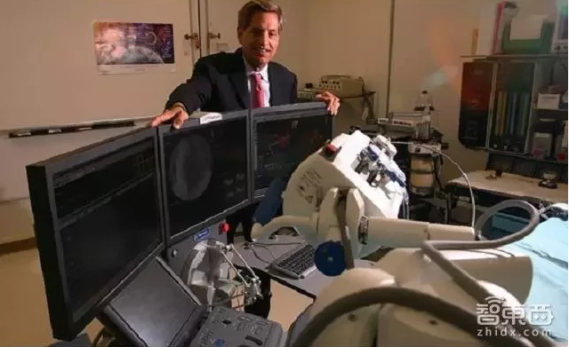 后空翻算啥,达芬奇手术机器人告诉你什么叫“逆天”!