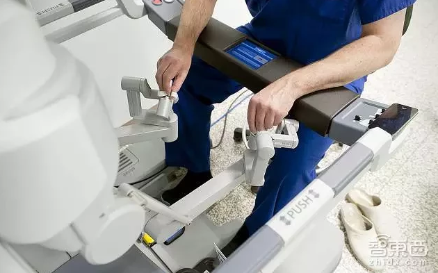 后空翻算啥,达芬奇手术机器人告诉你什么叫“逆天”!