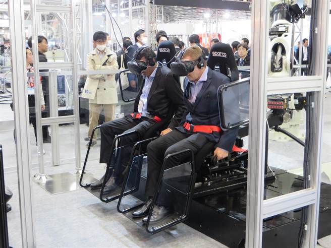 国际机器人展在东京盛大开幕 迭衣 照护等机器人可代劳