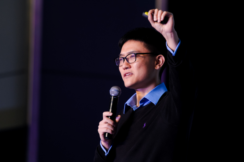 别怕AI老师，它的&ldquo;天才&rdquo;创始人还蛮&ldquo;傻&rdquo;的