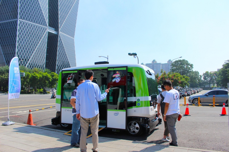 揭露无人驾驶新商机：&ldquo;无人巴士&rdquo;是一种商业模式
