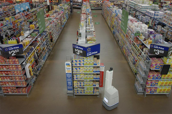 沃尔玛在测试机器人,自动在超市打扫卫生