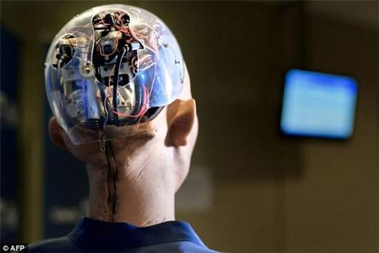 世界首位机器人公民：机器人有权有子女