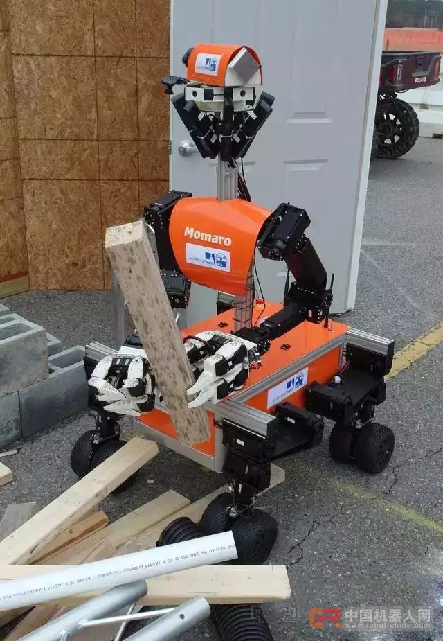 极具科幻感的救援机器人