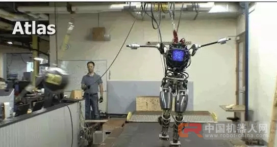 极具科幻感的救援机器人