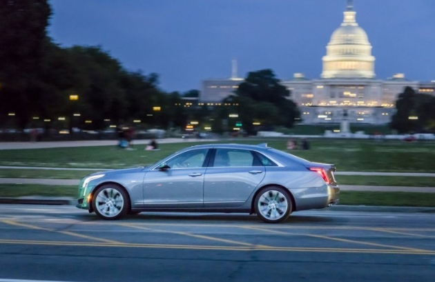 三大半自动驾驶系统大乱斗，谁值得我们掏腰包？