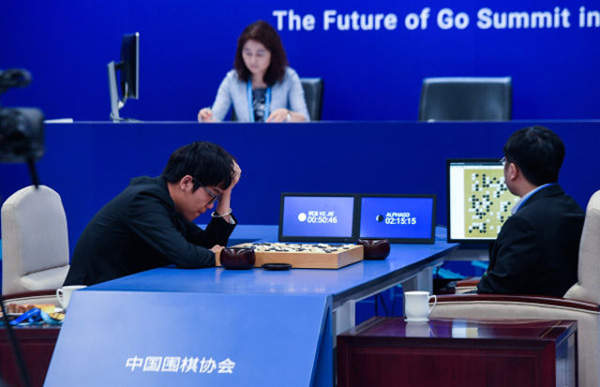 柯洁:再战人工智能义不容辞,上次被“狗”咬进医院