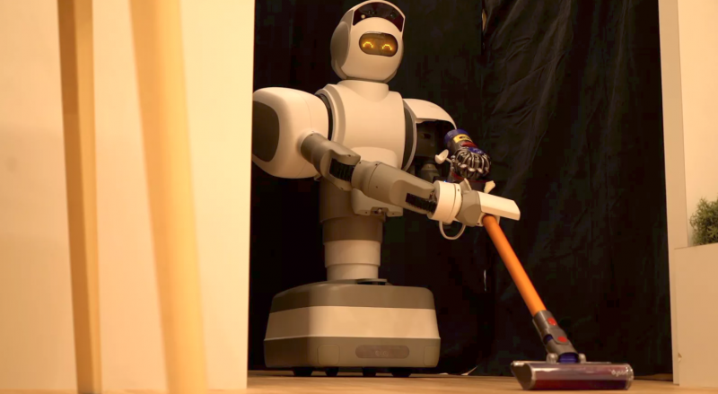 懒癌患者最爱！这个家用机器人可以帮你开可乐