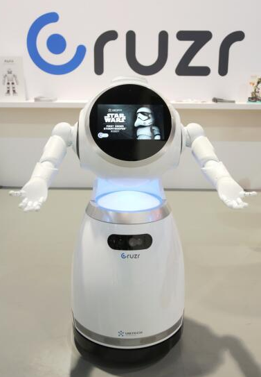 优必选CES展尖端"黑科技",双足机器人Walker首次亮相