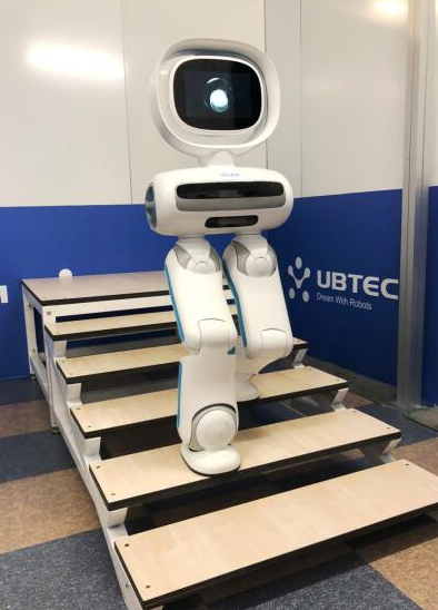 优必选CES展尖端"黑科技",双足机器人Walker首次亮相