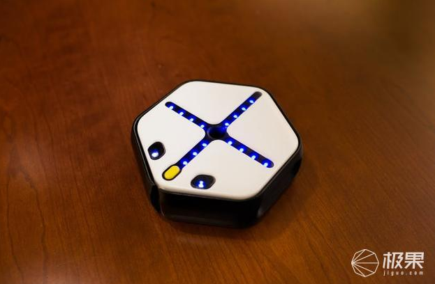 多功能编程机器亮相CES，无需组装造型蠢萌