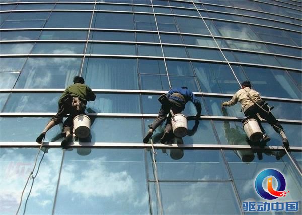 第一款智能擦窗机器人诞生，成为智能家居&ldquo;新宠&rdquo;