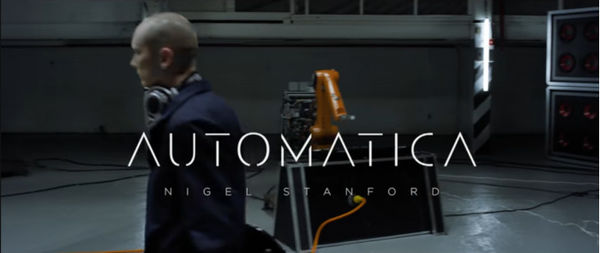 音乐家视频披露工业机器人乐手新专辑制作花絮！