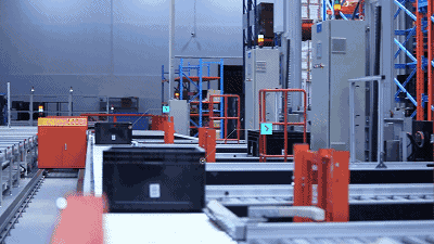 再牛的智能工厂都离不开AGV机器人